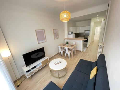 Nice Renting - Penchienatti - Spacious Apartment - 2 BedRooms - King Bed - View Heart of Nice, Nicea