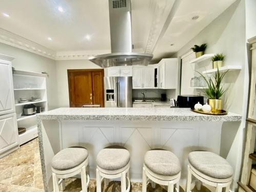 Amazing Beachfront Condo Cap Cana, Punta Cana Amazing Beachfront Condo Cap Cana, Punta Cana