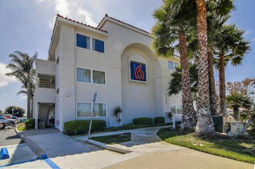 Entrance, Motel 6 Ventura, CA - South in Ventura (CA)