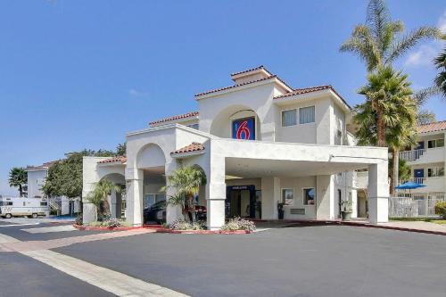 Entrance, Motel 6 Ventura, CA - South in Ventura (CA)