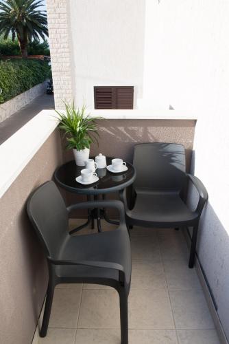 2 bedrooms, 4 beds