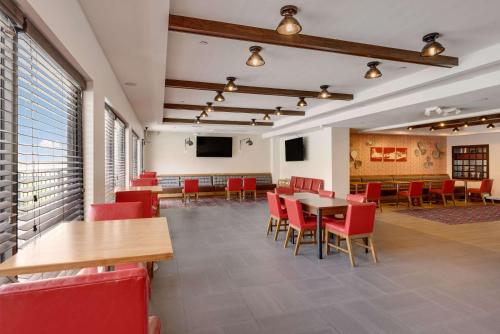 Εστιατόριο, The Crossroads Hotel - Newburgh in Νιουμπερκ(Νέα Υόρκη)