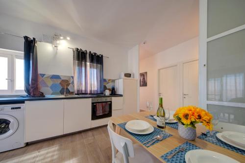 Apartment with Sea View image 6