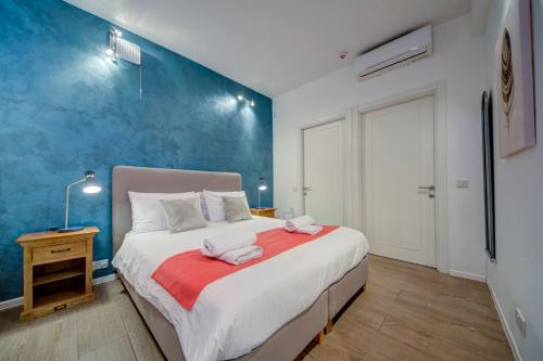 Apartment with Sea View image 2