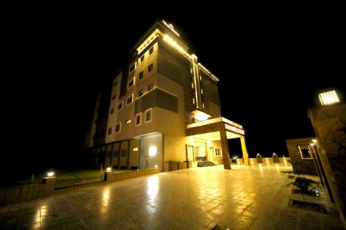 The Sky Imperial - Shahi Hotels & Resort