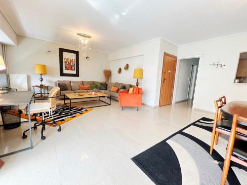 Peaceful Apartment by Flisvos Marina - Athenian Home - image 2