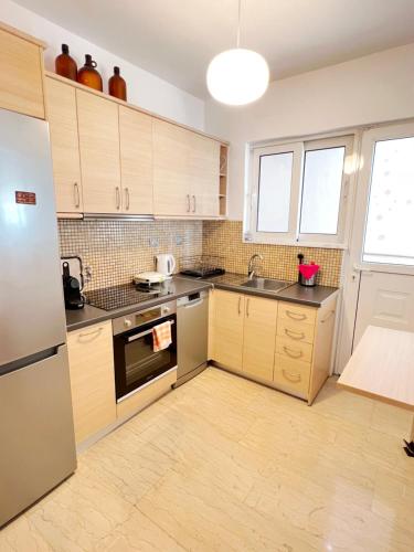 Peaceful Apartment by Flisvos Marina - Athenian Home - image 4