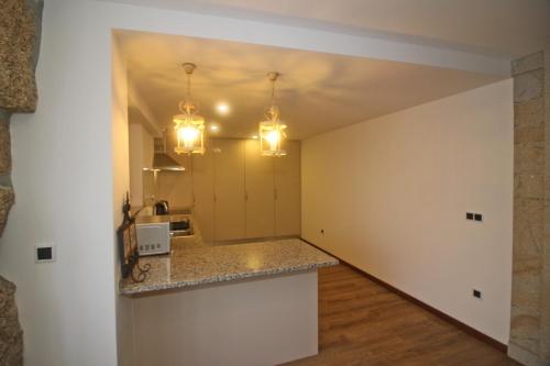 ห้องครัว, Casa da Lameira I by Gerês Casas (Casa da Lameira I by Geres Casas) in โกวิเด