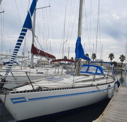 Voilier logement spacieux à louer au port - Gruissan Plage - 11 Aude - Hôtel - Gruissan