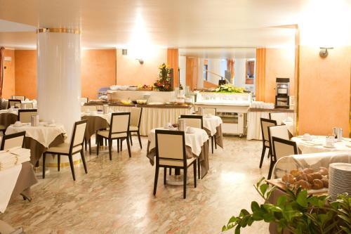 Hotel Giberti - image 8