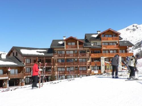 Duplex lumineux renove, pied des pistes, balcon - FR-1-344-252 in Villarencel