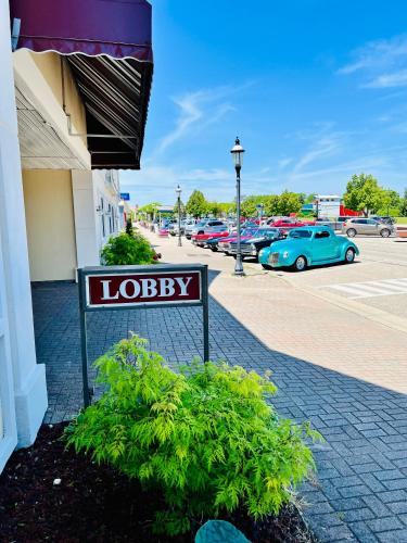 Court Plaza Inn & Suites of Mackinaw