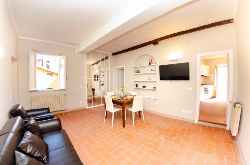 Three-Bedroom Apartment room in Loft Lucca