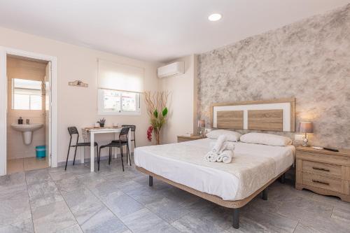 Apartamentos Lola Beach, Malaga