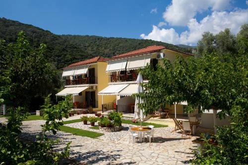  Natasa Studios, Unterkunft in Mikros Gialos