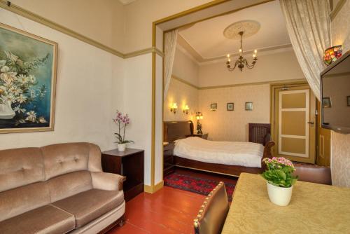 1 queen bed