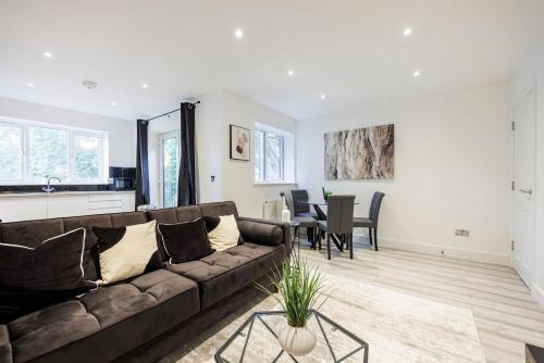 Modern apartment -Perfect for Contractors & Families By Luxiety Stays Serviced Accommodation Southend on Sea
