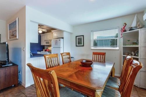 Sanibel Arms C8 - main image