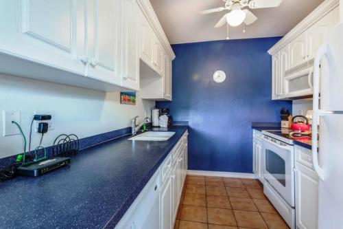 Sanibel Arms C8 - image 3