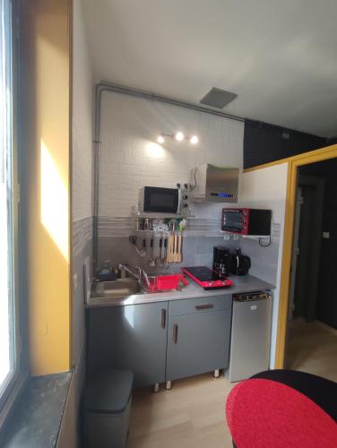 Konyha, Studio indépendant accès direct autonome. (Studio independant acces direct autonome.) in Cateau-Cambresis