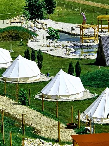 White Tent Mountain View in camp Garden Park - Hotel - Radovljica