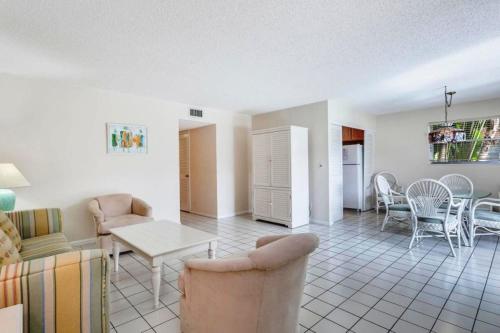 Sanibel Arms E4 - main image