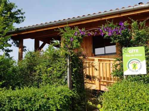 La cabane du jardin gîte à louer Auzelles