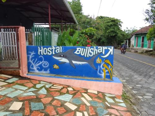Hostal Bullshark