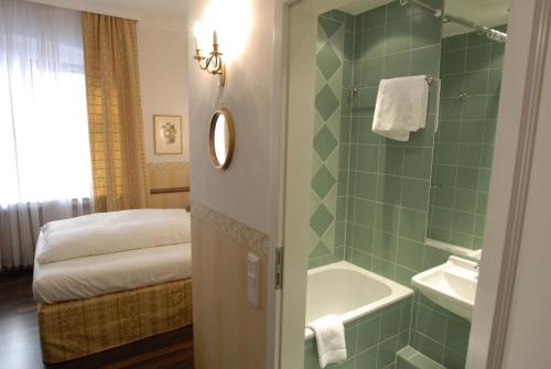 Hotel Deutscher Kaiser - image 2