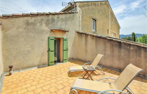 Beautiful home in Robion with WiFi and 2 Bedrooms gîte à louer Taillades