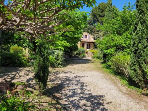 Maison provencale, meublé de tourisme 4 étoiles gîte à louer Pujaut