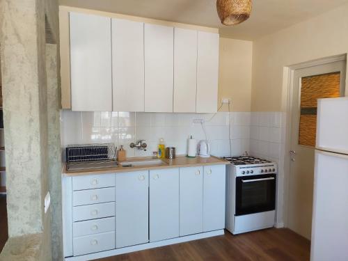 廚房, Desert Tribe in 米提茲普拉蒙