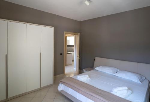 Evergreen Pines Apartment - image 2