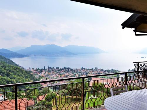  Apartment in Maccagno con Pino e Veddasca with terrace in Maccagno Inferiore