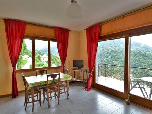  Apartment in Maccagno con Pino e Veddasca with terrace in Maccagno Inferiore