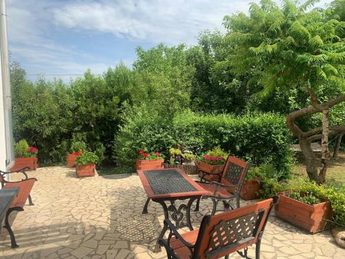 สวน, Érd - Csendes, kényelmes családi ház (Erd - Csendes, kenyelmes csaladi haz) in เอียร์ด