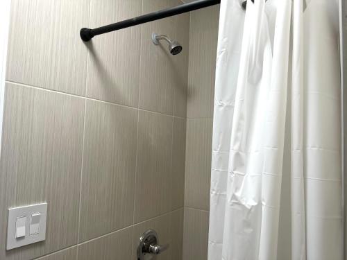 Alina & Fanny - Philadelphia S Broad St