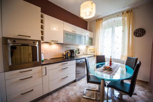 Downtown Apartment Nora, Split (photo 2)