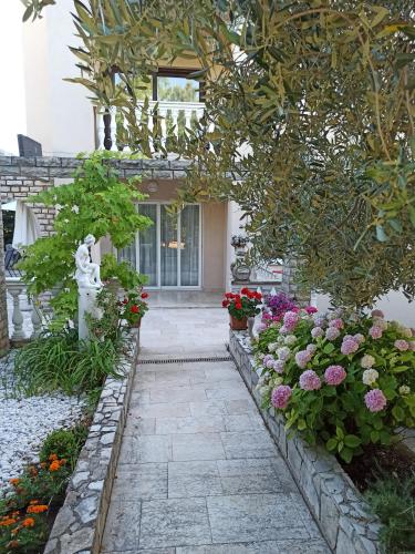 ทัศนียภาพ, Villa Rea in มิลเซติซี