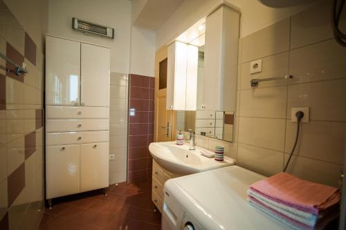 Downtown Apartment Nora, Split (photo 9)