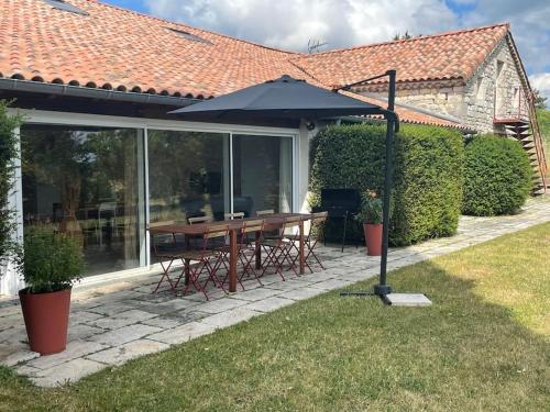 Grange rénovée du XVIIIème siècle gîte à louer Le Montat