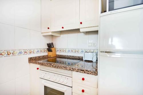 مطبخ, Espanhouse Asif 2 Bedrooms Best View Apartment in توريفيجا