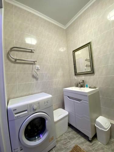MEDINAHOTELKZ, # 63, вид на горы, 15 мин пешком до арбата, HALAL photo 3