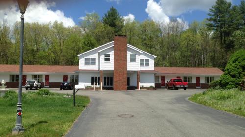 Economy Lodge 682 Main St Sturbridge