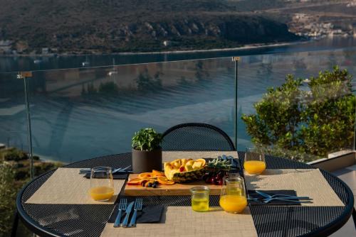 Restorāns, Manifest Boutique Hotel in Oitilo