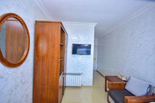 Hotel Home – Batumi, IL
