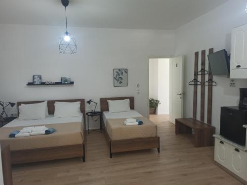 Bourbos Summer Rooms - image 5