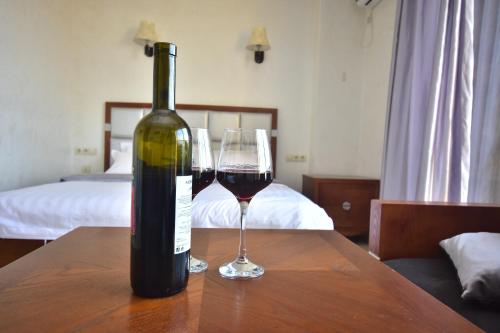 Hotel Home – Batumi, IL
