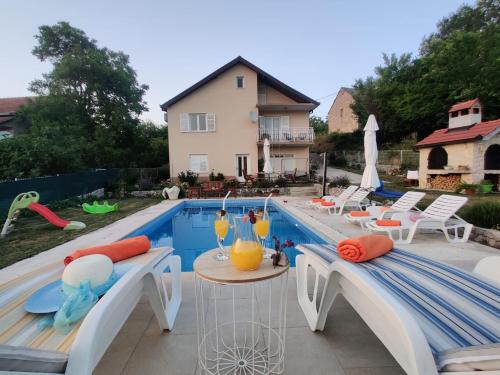 B&B Sinj - Sunshine Holiday Home - Bed and Breakfast Sinj