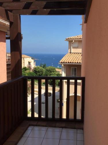 View, Cap Esterel 2 pieces Climatise 4-5pers Piscines Parking Draps Wifi in Le Dramont